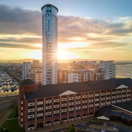 Delta Hotels By Marriott Суонси Экстерьер фото