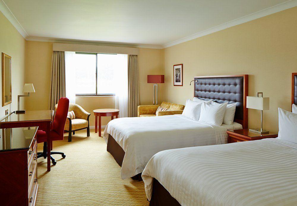 Delta Hotels By Marriott Суонси Экстерьер фото
