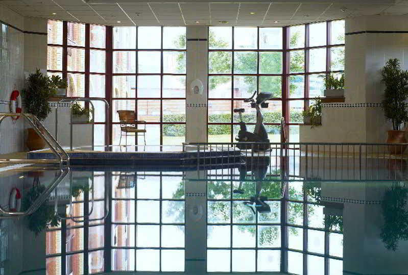 Delta Hotels By Marriott Суонси Экстерьер фото